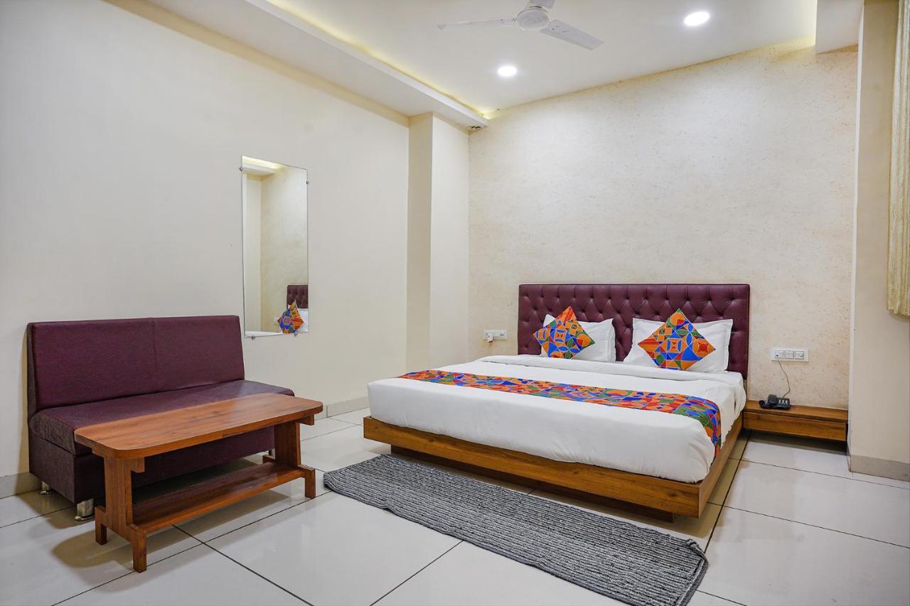 Fabhotel Sukh Vilas Indore Eksteriør billede